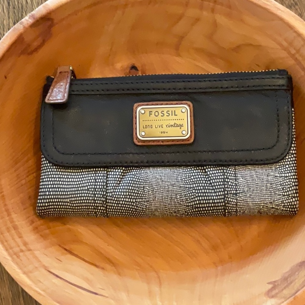 Fossil Dotted Leather Wallet Black